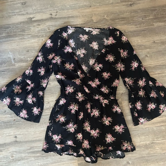 COPY - American eagle outfitters black floral rose romper - Picture 3 of 5
